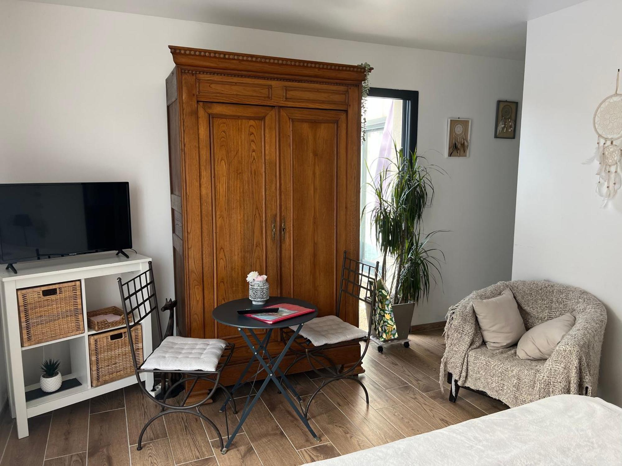 Quiniere - Entre Lac Et Foret - Hebergement Independant Avec Espace Kitchenette 布鲁瓦 外观 照片
